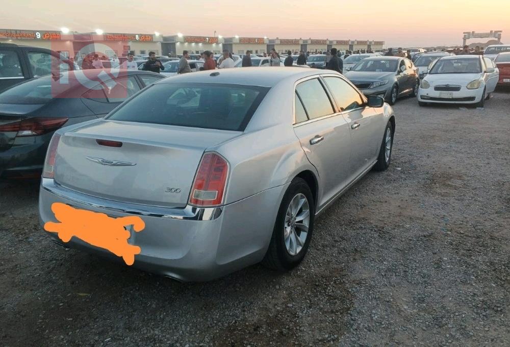 کرایسلەر 300